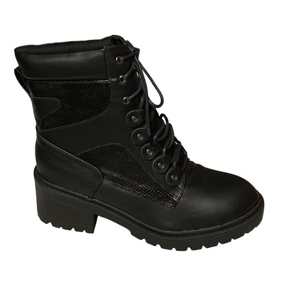 Women's WIDE Lace Up Lug Sole Combat Ankle Boot Size 12 W | NEW IN BOX - Picture 2 of 7